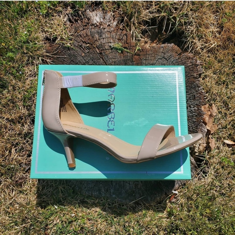 BRAND NEW! NEVER WORN! perfect for Spring/Summer